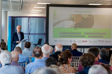 Professor Richard Allan, Reading University.